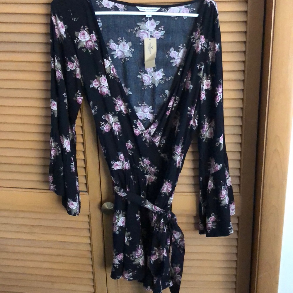 Black floral print romper NEVER WORN